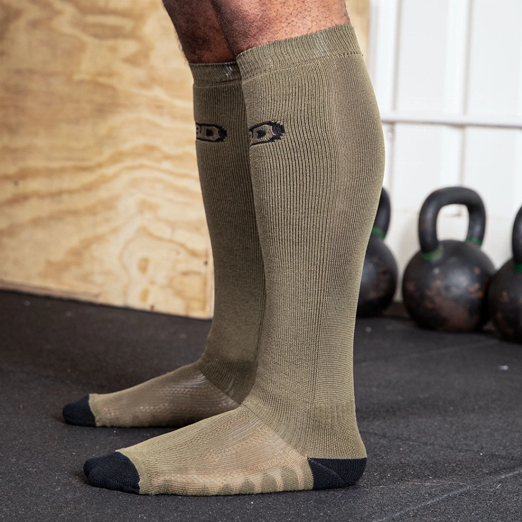 Endure Green Deadlift Socks - Image 2