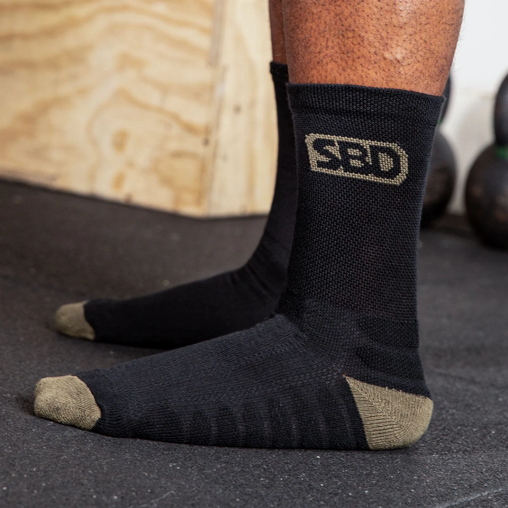 Endure Black Sports Socks - Image 2