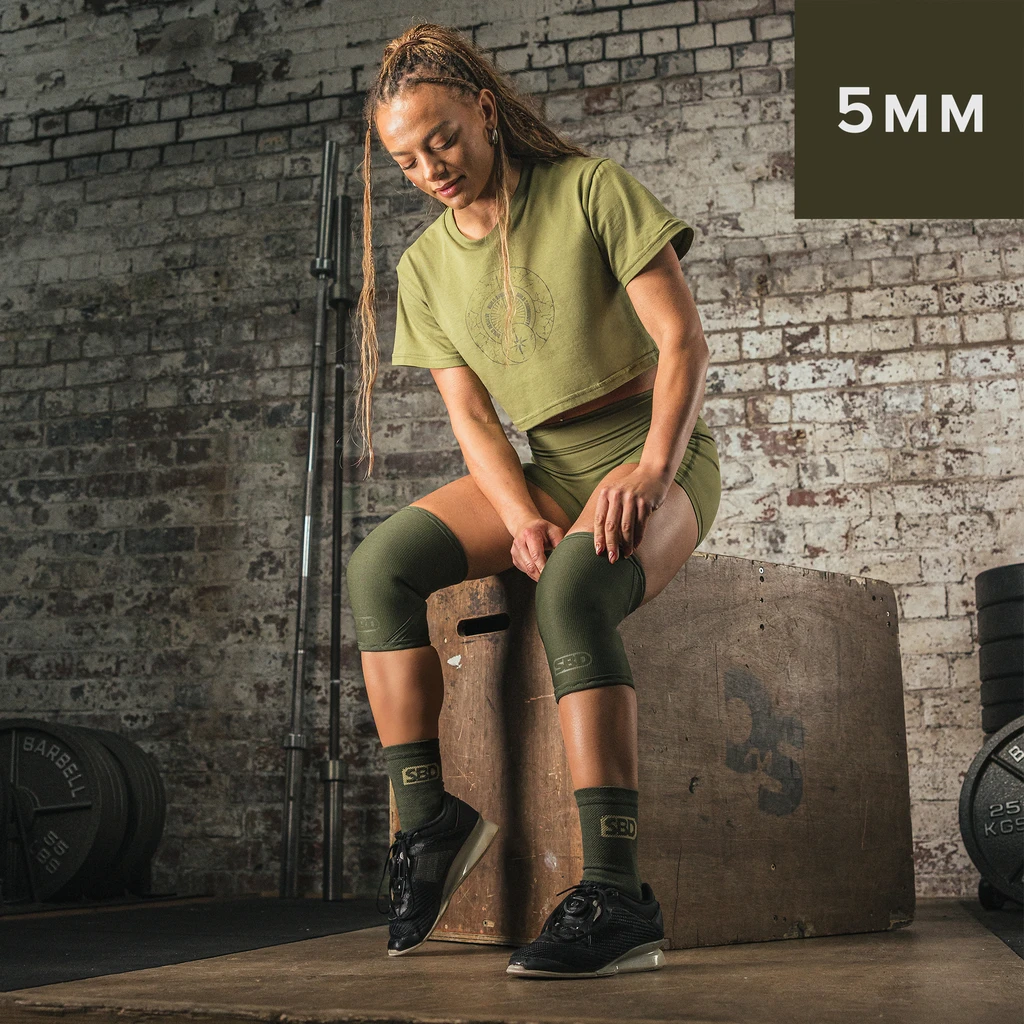 Resolve Weightlifting Knee Sleeves - Image 2